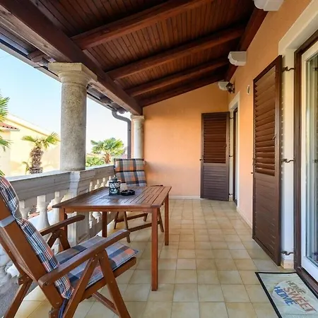 Tatil Evi In With Swimming Pool Poreč