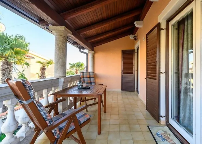 Tatil Evi In With Swimming Pool Poreč