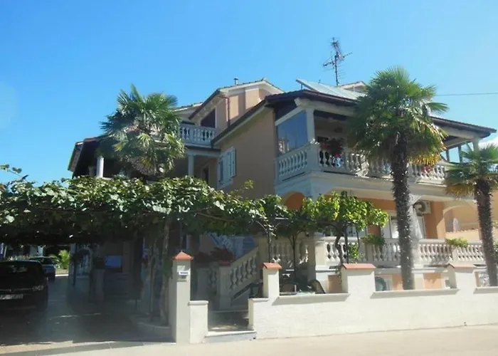 Nyaraló In With Swimming Pool Poreč